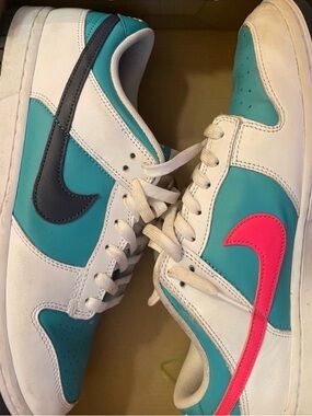 Turquoise & White Low-Top Sneakers with Pink Accent